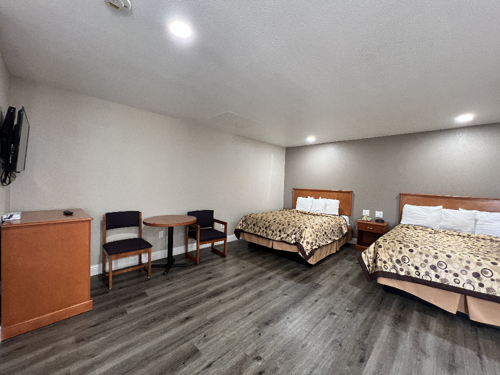 2 Queen Beds Non-Smoking